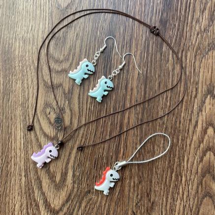 Jewlery with a dinosaur pendant