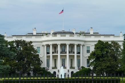 A picture of the White House in Washington DC.